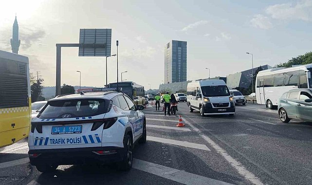 Emniyet şeridini yol gibi kullandılar, cezadan kaçamadılar