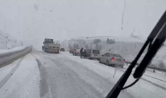 Erzurum'da Mayıs'ta kar sürprizi