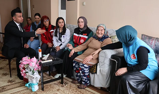 Erzurum'da bayram öncesi çınarların kapısı vefayla çalındı