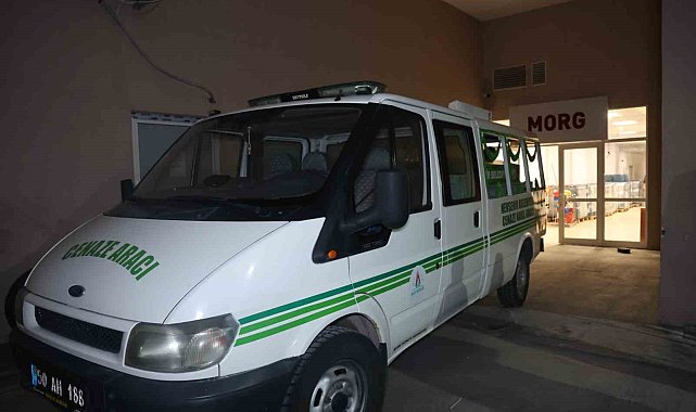 Eşini öldürdükten sonra kendini vurmuştu, tedavi gördüğü hastanede öldü