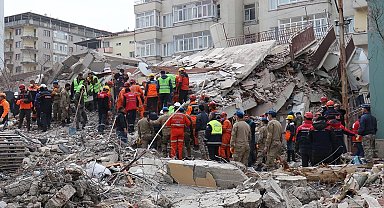 Eski Belediye Başkanı Erkal'a depremde yıkılan binayla ilgili davada 4 yıl hapis