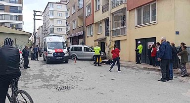 Eskişehir'de araç yayalara çarptı: 2'si ağır 3 yaralı