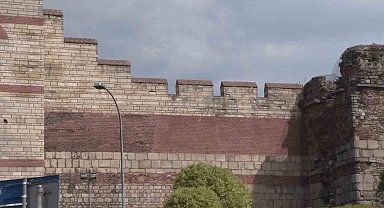 Fatih'te tarihi surlarda cinayet hazırlığı: Polise gelen ihbar cinayeti önledi