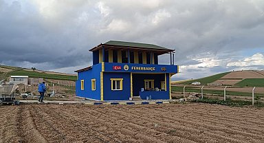 Fenerbahçe taraftarı, hayalini kurduğu evi yaptı