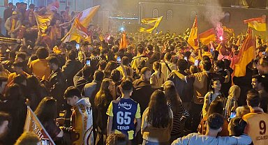 Fenerbahçeli taraftarlar da Galatasaraylıları yalnız bırakmadı