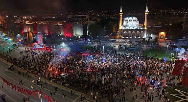 Galatasaray taraftarları Kayseri'de şampiyonluğu kutladı