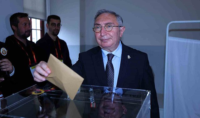 Galatasaray'da oy verme işlemi başladı