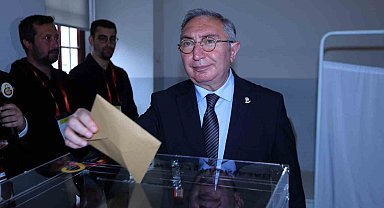 Galatasaray'da oy verme işlemi başladı