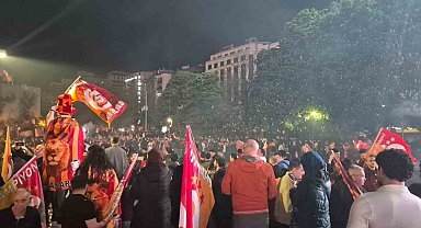 Galatasaraylı taraftarlar şampiyonluk heyecanını paylaştı
