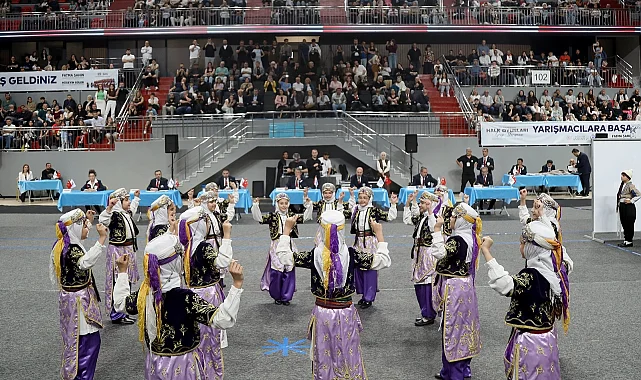 Gaziantep'te kültür rüzgarı... Halk Oyunları Bölge Şampiyonası büyük ilgi gördü