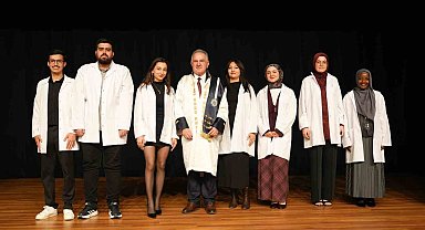 Geleceğin eczacıları beyaz önlüklerini giydi