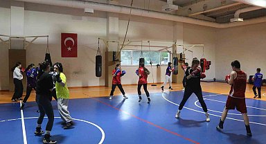 Genç boksörler milli takımı hedefliyor