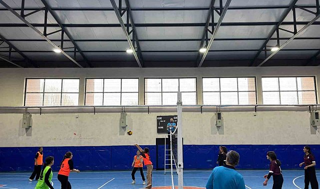 Gençlik Haftası'nda tribünler doldu: Kaymakam Tutal'dan genç sporculara destek