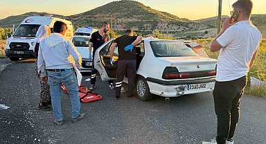 Gercüş'te otomobiller çarpıştı: 12 yaralı