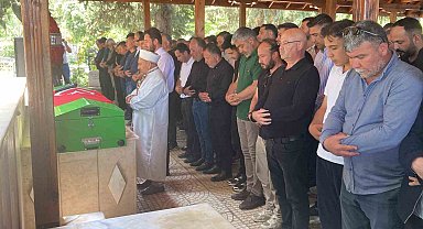 Girdiği denizde hayatını kaybeden genç hakem son yolculuğuna uğurlandı