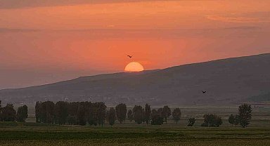 Güroymak'ta gün batımı görsel şölen sundu