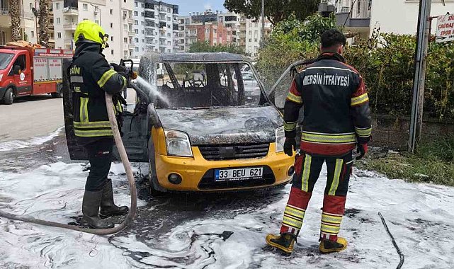 Hafif ticari araç alev alev yandı