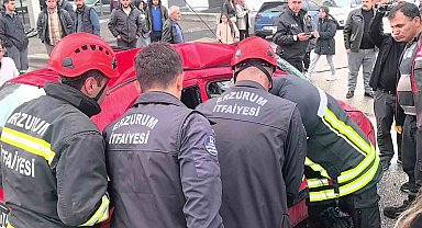 Halk otobüsü ile otomobil çarpıştı: 4 yaralı