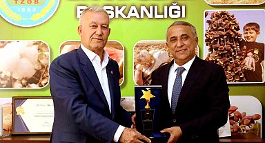 Hasan Altun'dan, İl Müdürü Sağlam'a teşekkür plaketi