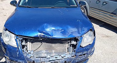 Hatay'da iki otomobilin karıştığı kazada 1 kişi yaralandı