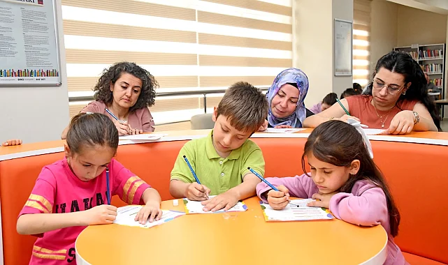 "Hayatımın İlk Kütüphanesi Annem" anne ve çocukların gönüllerine dokundu