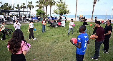 Hello Mersin sahilde dil pratiğiyle buluştu