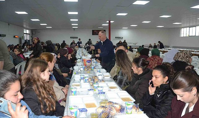 Hıdırellez şenliklerinde yüzlerce vatandaşa yemek verildi