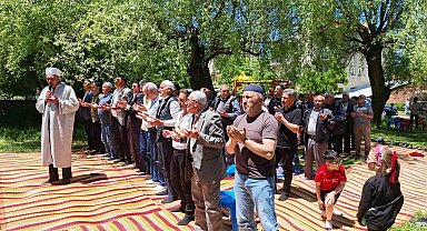 Hisarcık Yukarı Yoncaağaç köyünde şükür duası düzenlendi