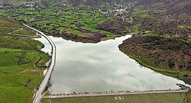 Hizan'daki baraj gölünün eşsiz manzarası havadan görüntülendi