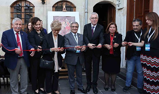 HKÜ Bilim İletişimi Ofisi ve Bey Mahallesi Kültürevi'nde "Seçkiler" sergisi açıldı