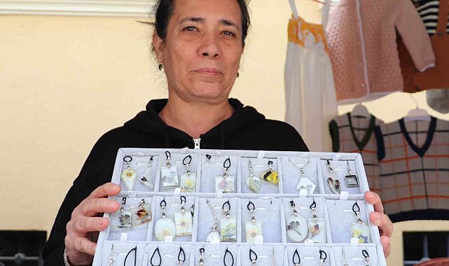 Hobi olarak başladı, şimdi el emeği takı sergiliyor