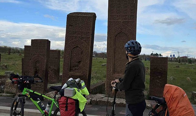 İki öğretmenden Van Gölü çevresinde 423 kilometrelik bisiklet turu