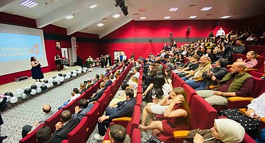 İletişim öğrencileri sektör temsilcileriyle buluştu