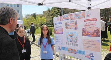 İmam Hatipli öğrenciler projelerini Arapça ve İngilizce olarak tanıttı