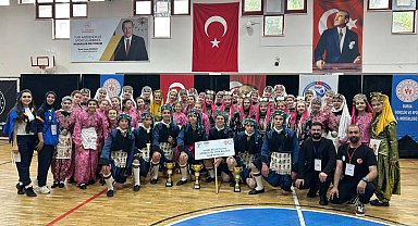 İnegöl Belediyesi Halk Dansları bölge finallerinde 3'te 3 yaptı