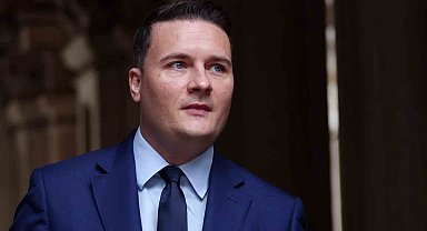 İngiltere'de istifa eden eski bakandan Başbakan Starmer ile rekabet çağrısı