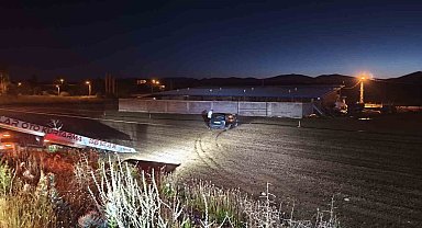 Isparta'da otomobil tarlaya uçtu: 4 yaralı