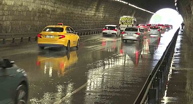 İstanbul güne sağanak yağışla başladı: Maltepe'de Altıntepe Tüneli'ni su bastı