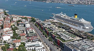 İstanbul'da 19 Mayıs coşkusu, Boğaz'la bütünleşen bayrak manzarası görsel şölen sundu