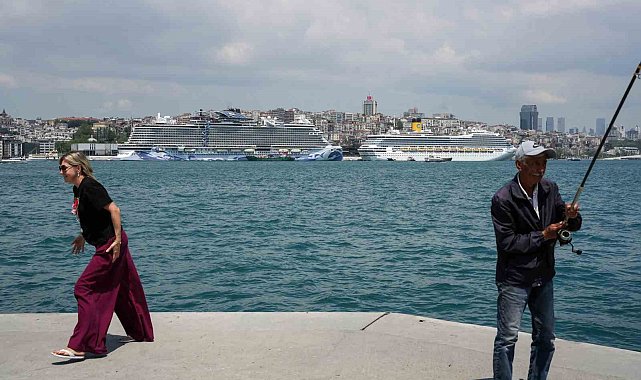 İstanbul'da dev kruvaziyer yoğunluğu havadan görüntülendi