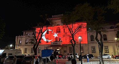 İstanbul'un fethinin 573. yıl dönümünde 3 ayrı noktada video mapping gösterisi