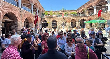 İzmir Büyükşehir'den emeklilere özel gezi programı