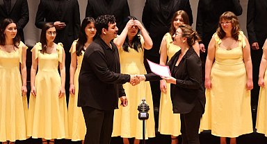 İzmir Uluslararası Çoksesli Korolar Festivali başladı