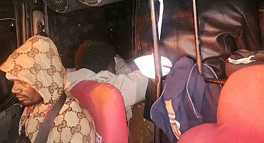 İzmir'de göçmen kaçakçılığı operasyonu: 3 organizatör tutuklandı
