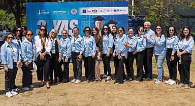 İzmir'de 3. Yaş Üniversiteleri gençlik enerjisi yayıyor