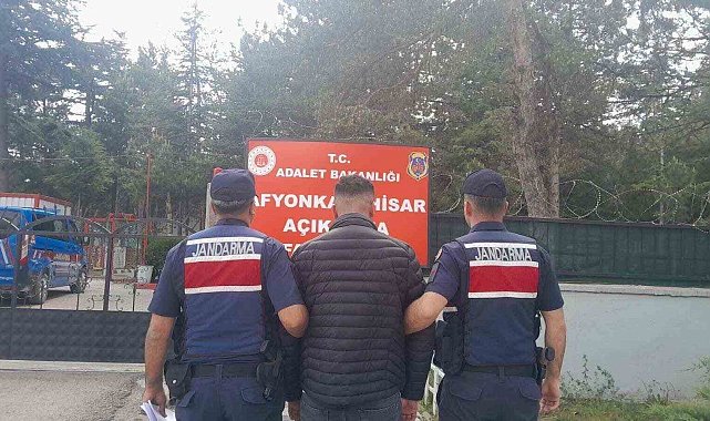 Jandarma çeşitli suçlardan aranan 10 kişiyi yakaladı