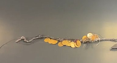 Kadının boynundaki 185 bin TL değerindeki 17 çeyrek altın böyle çalındı