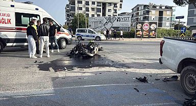 Kamyonetle çarpışan motosikletli ağır yaralandı