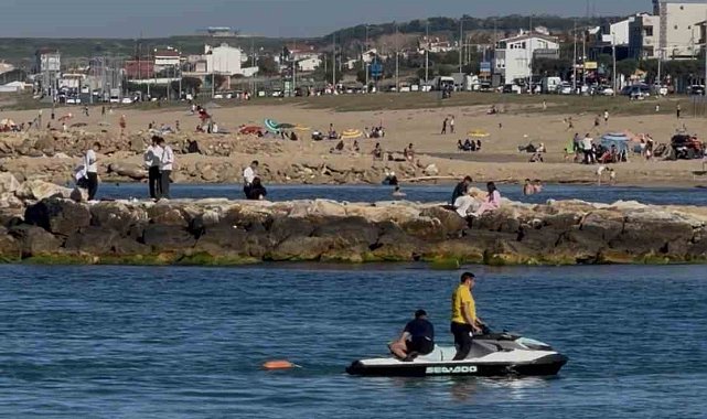 Karaburun Sahili'nde boğulma tehlikesi geçiren kişi son anda kurtarıldı