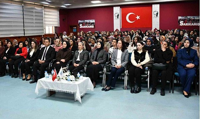Kars'ta koruyucu aile hizmeti için farkındalık toplantısı düzenlendi